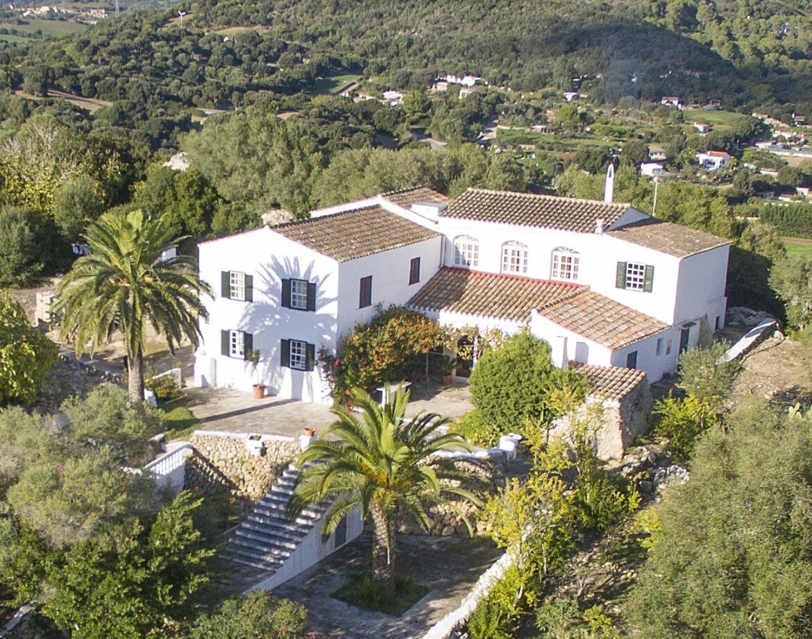 Preciosa casa de campo muy cerca de las playas de Santo Tomas y Binigaus