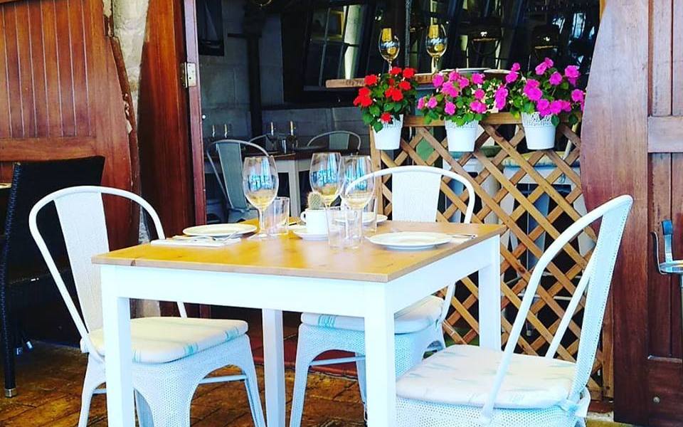 Mestre d'Aixa Wine Bar