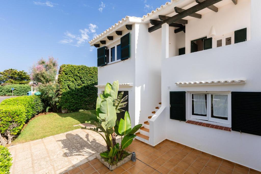 Villa en Sant Lluis con vistas al mar