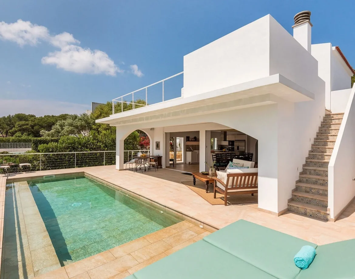 Villa in Ciutadella with direct beach access