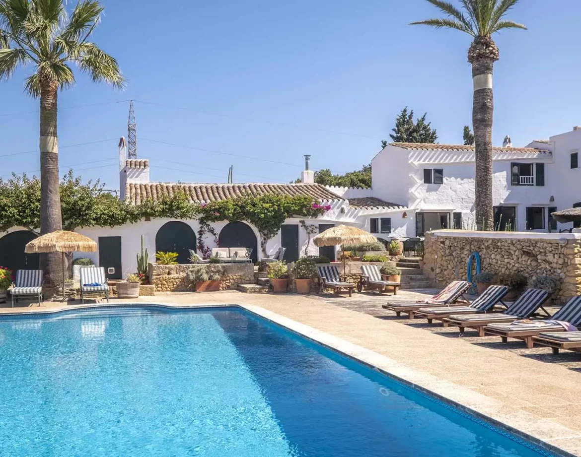 Preciosa villa menorquina en finca cerca de la playa de Santo Tomás