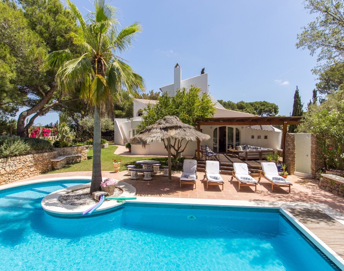 Villa con vistas al mar en Cala Galdana.